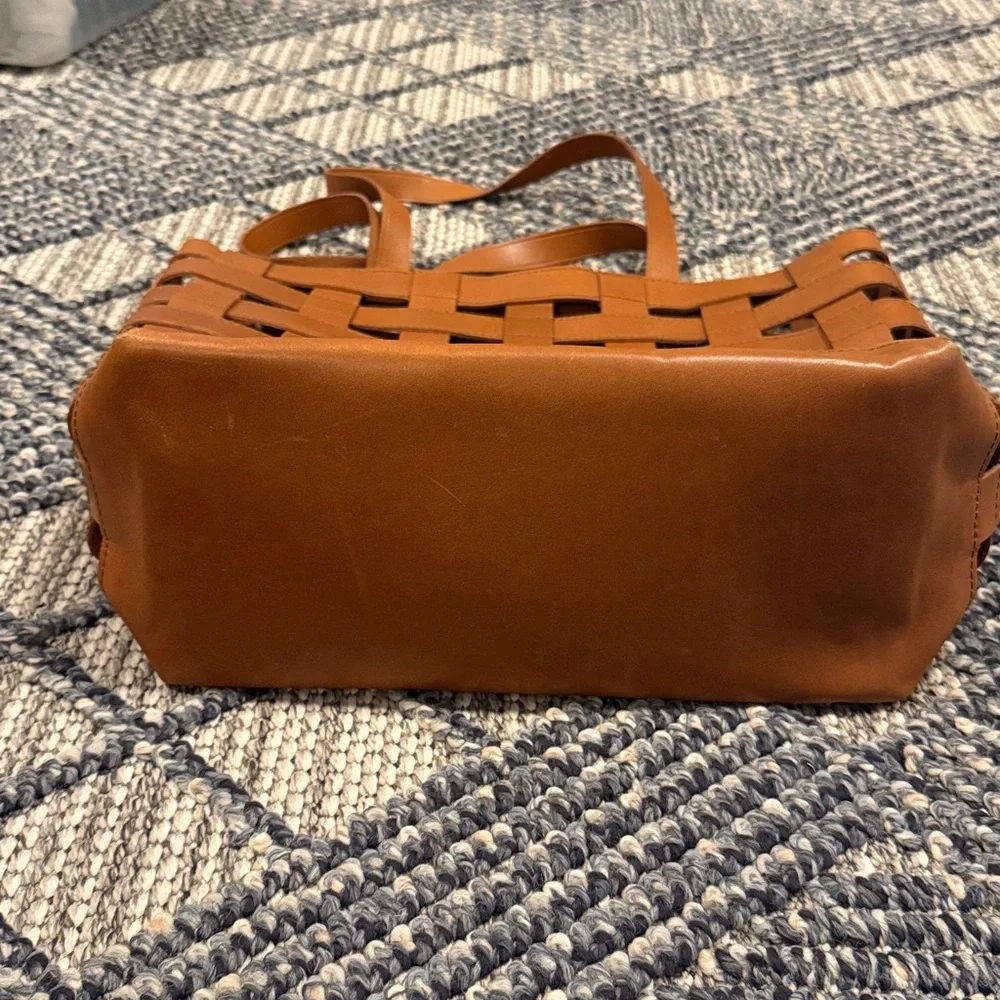 Madewell Medium Brown Transport Tote: Basketweave Edition - Picture 8 of 8